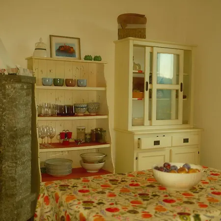 Séjour chez l'habitant Cozy With Terrace, Ping Pong & Billiard Table Monte Molino