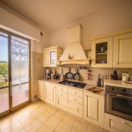 Alloggio in famiglia Cozy With Terrace, Ping Pong & Billiard Table