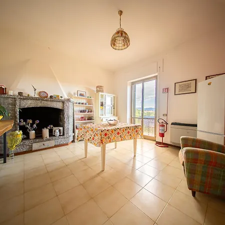 Séjour chez l'habitant Cozy With Terrace, Ping Pong & Billiard Table *